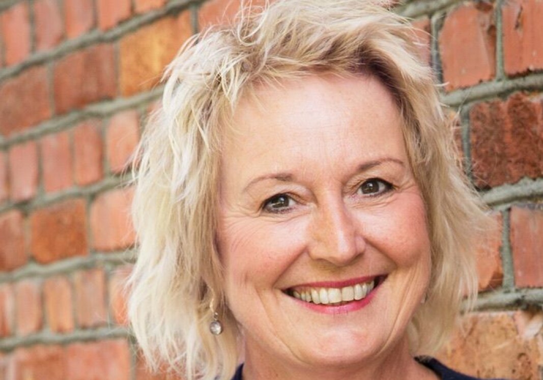 Siri Spillum har mange års erfaring med å lære opp selgere i å analysere kroppsspråket til kundene. Siri Spillum har mange års erfaring med å lære opp selgere i å analysere kroppsspråket til kundene.