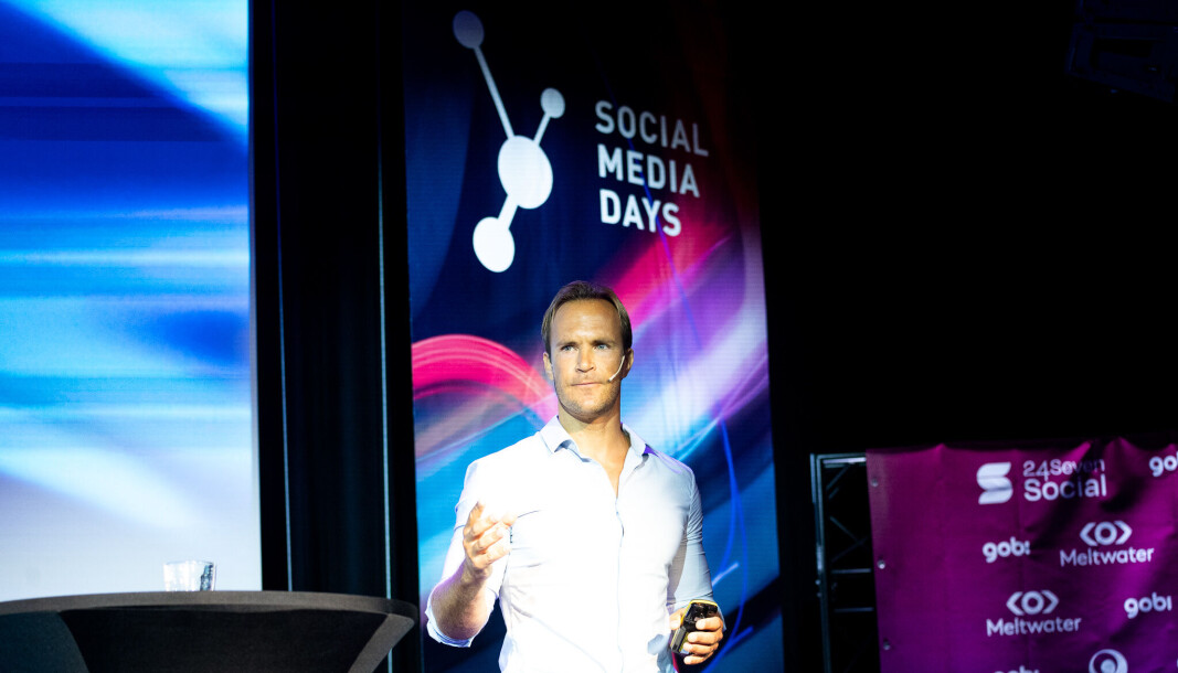 Johan Eriksson på scenen under Social Media Days i Oslo. Johan Eriksson på scenen under Social Media Days i Oslo.