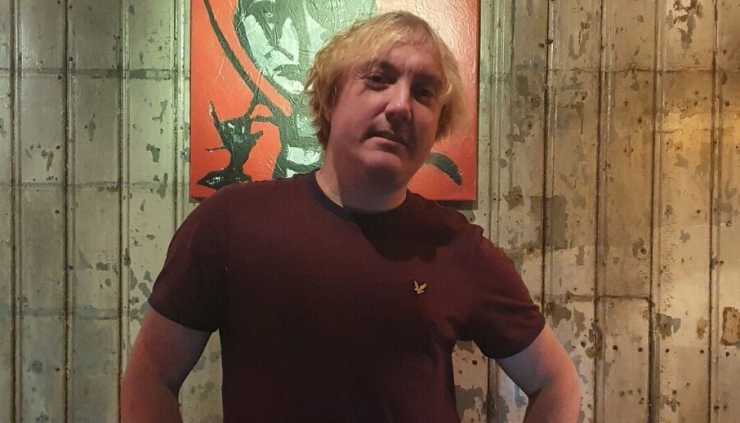 Andre Myhren har lang erfaring fra salgsbransjen. Nå hjelper han unge jobbsøkere inni bransjen. Andre Myhren har lang erfaring fra salgsbransjen. Nå hjelper han unge jobbsøkere inni bransjen.