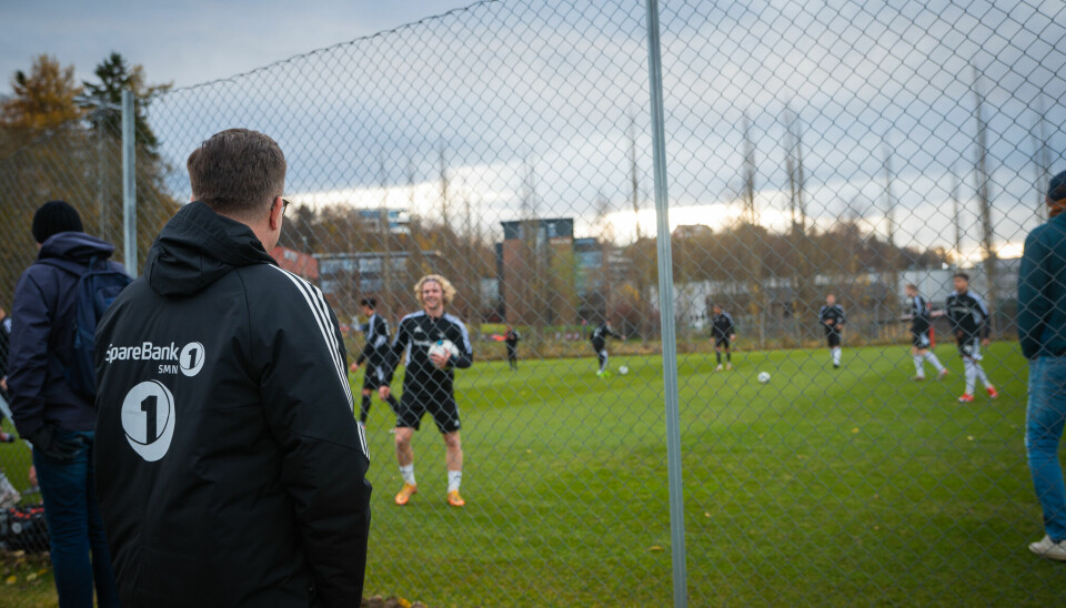 Stian Moursund stikker innom treningen til A-laget.