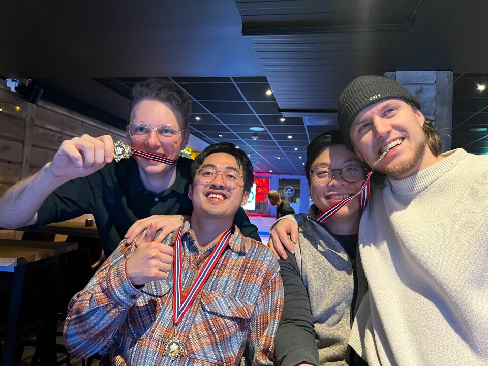 Yne feirer med medalje