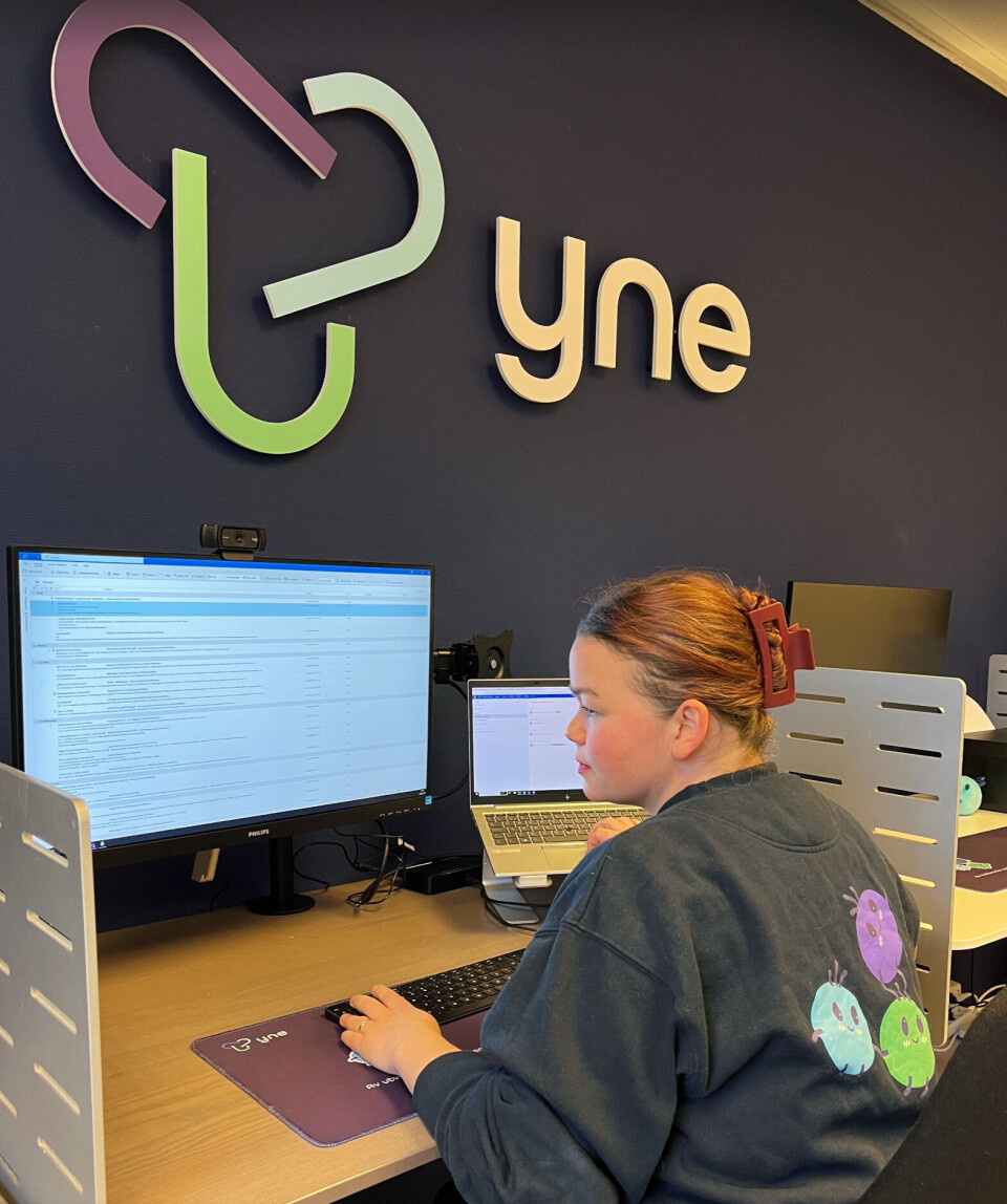 Yne ansatt arbeid på data