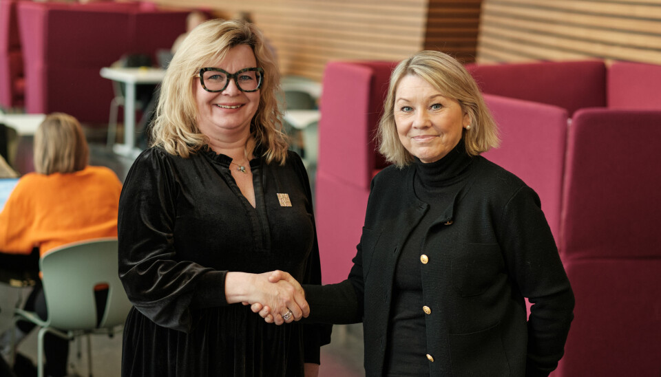Trine Johansen Meza, rektor ved Høyskolen Kristiania (til venstre) og Monica Mæland, administrerende direktør i Bergen Næringsråd.